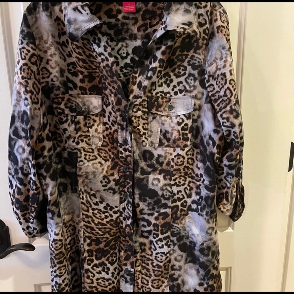 Sunny Leigh Animal Print Blouse Size Large